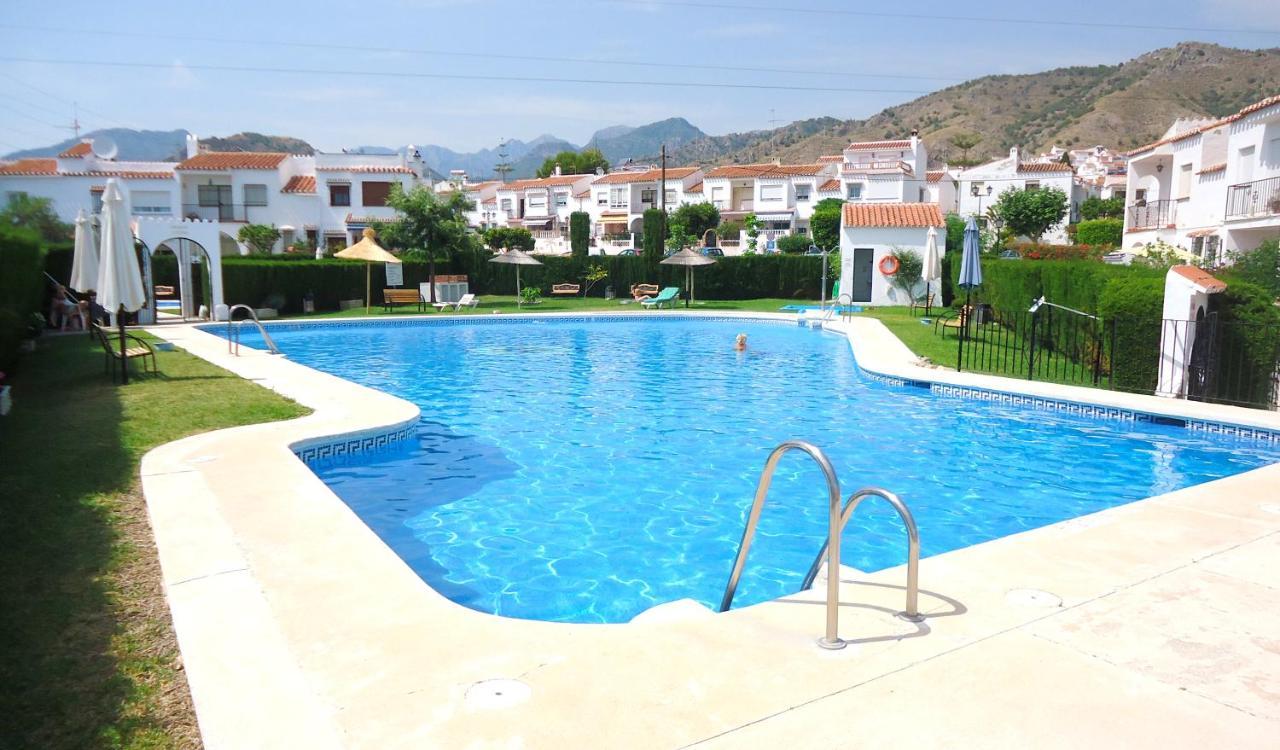 Peperent Casa Pino Nerja Exterior foto